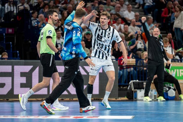 12.04.2026, xdobgx, Handball Daikin HBL, Handball Verein Hamburg - THW Kiel v.l. Gonzalo Perez De Vargas (Kiel, 1), Rune Dahmke (Kiel, 23) Jubelt ueber gehaltenen Ball, abgewehrt, gehalten, Torhueter