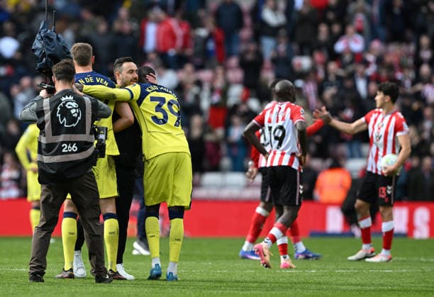 Tottenham Hotspur Manager Roberto De Zerbi consoles Randal Kolo Muani of Tottenham Hotspur as the Sunderland players celebrate Sunderland v Tottenham Hotspur, Premier League, Football, Stadium of Light, Sunderland, UK - 12 Apr 2026Sunderland Stadium of Light United Kingdom EDITORIAL USE ONLY No use with unauthorised audio, video, data, fixture lists, club league logos or live services. Online in-match use limited to 120 images, no video emulation. No use in betting, games or single club league player publications. Copyright: xGreigxCowie Shutterstockx 16823609as