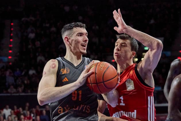 Deutsche Basketball Bundesliga (BBL), FC Bayern München Basketball vs NINERS Chemnitz, München FC Bayern Basketball, NINERS Chemnitz, 2026-04-12 in München (SAP Garden) MINCHEV Yordan (NINERS Chemnitz Power Forward (PF) Nr91-CHE91), LUCIC Vladimir (FC Bayern München Basketball Small Forward (SF) Nr11-FCBB11) sportworld München SAP Garden Bayern Deutschland