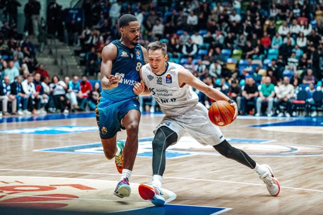 William Christmas (Skyliners Frankfurt, 08), Ryan Mikesell (MLP Academics Heidelberg, 33) GER, Skyliners Frankfurt vs. MLP Academics Heidelberg, easycredit BBL, Bundesliga, 29 Spieltag, Saison 2025 2026. 12.04.2026 Eibner-Pressefoto Attila Ziga GER, Skyliners Frankfurt vs. MLP Academics Heidelberg, easycredit BBL, Bundesliga, 29 Spieltag, Saison 2025 2026. 12.04.2026 Frankfurt am Main Copyright: xEibner-Pressefotox EP_AZA