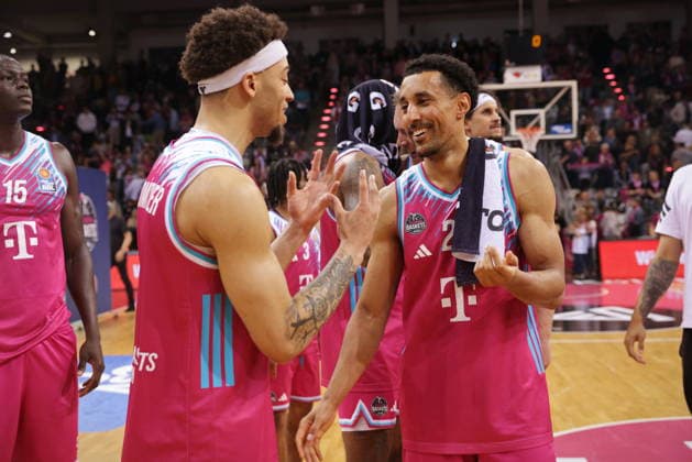 Alijah Comithier, Joel Aminu Telekom Baskets Bonn vs. Basketball Löwen (Loewen) Braunschweig 29. Speiltag - Saison 2025 26