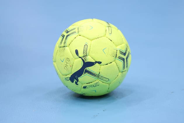 2026.04.12, xkwix, Handball, HBL, TBV Lemgo Lippe - Füchse Berlin, PHOENIX CONTACT arena, 28.Spieltag, Saison 2025 2026: Spielball der Fuechse aus Berlin von Puma mit DHB Aufschrift DFB regulations prohibit any use of photographs as image sequences and or quasi-video. Photo: xKamilxWilkowskixPressefotoKochx Nordrhein-Westfalen Deutschland