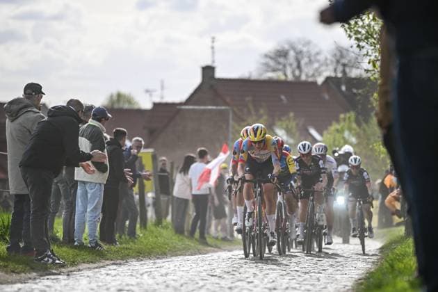 SD Worx-Protime riders pictured in action during the women s Paris-Roubaix cycling race, Sunday 12 April 2026, around Roubaix, France. The 123rd edition of Paris-Roubaix cycling races will take on Sunday, with the women riding 143,1 km the men riding 258,3 km on Sunday. ELIASxROM  x170574184x