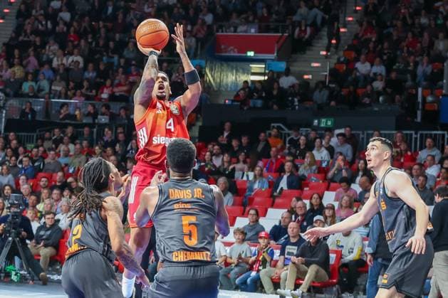 Xavier Rathan-Mayes 4 (FC Bayern Muenchen Basketball) in Aktion , FC Bayern Muenchen Basketball vs. Niners Chemnitz, easyCredit BBL, Basketball, Bundesliga, Maenner, Hauptrunde, 12. April 2026 Muenchen Bayern Deutschland