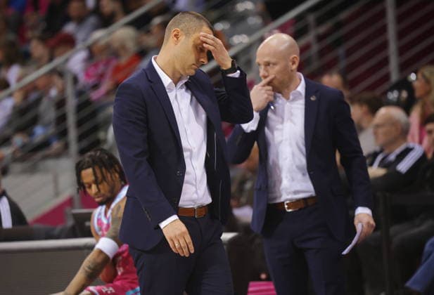 Trainer Marko Stankovic, Co-Trainer Lionel Bosco Telekom Baskets Bonn vs. Basketball Löwen (Loewen) Braunschweig 29. Speiltag - Saison 2025 26
