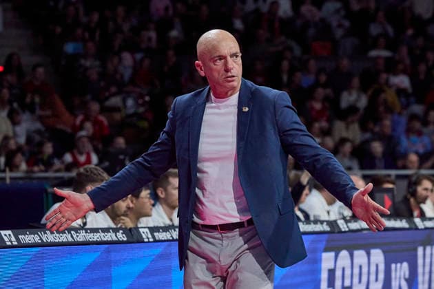 Deutsche Basketball Bundesliga (BBL), FC Bayern München Basketball vs NINERS Chemnitz, München FC Bayern Basketball, NINERS Chemnitz, 2026-04-12 in München (SAP Garden) PASTORE Rodrigo (NINERS Chemnitz Headcoach CHEHC) sportworld München SAP Garden Bayern Deutschland