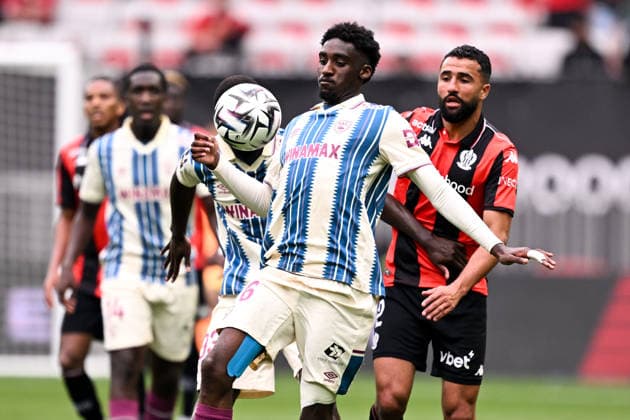 OGC Nice v Le Havre Athletic Club - Ligue 1 McDonald s 2025 2026 02 Ali ABDI (ogcn) - 26 Simon EBONOG (hac) during the Ligue 1 McDonald s match between Nice and Le Havre at Allianz Riviera on April 12, 2026 in Nice, France. Nice France  Copyright: xFEPx 776348349