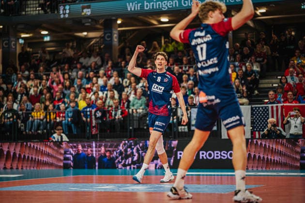 Volleyball Herren Bundesliga Playoffs Halbfinale 2025 2026 SVG Lüneburg vs. SWD powervolleys Düren 12.04.2026 Cole Young ( 8 SVG Lüneburg) jubelt mit geballter Faust