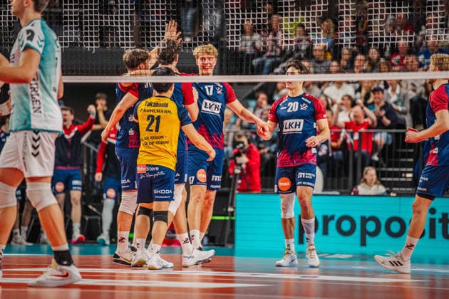 Volleyball Herren Bundesliga Playoffs Halbfinale 2025 2026 SVG Lüneburg vs. SWD powervolleys Düren 12.04.2026 Die Mannschaft der SVG Lüneburg jubelt