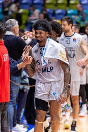 Basketball Bundesliga BBL, Frankfurt Skyliners vs. MLP Academics Heidelberg, Süwag Energie Arena Frankfurt am Main; 12.04.2026 Basketball Bundesliga BBL, Frankfurt am Main, Germany - 12.04.2026: Michael Weathers (MLP Academics Heidelberg, 20) nach dem Spiel, Basketball Bundesliga BBL, Spiel der Frankfurt Skyliners vs. MLP Academics Heidelberg, Süwag Energie Arena Frankfurt am Main Copyright: xBEAUTIFULxSPORTS Freudensteinx