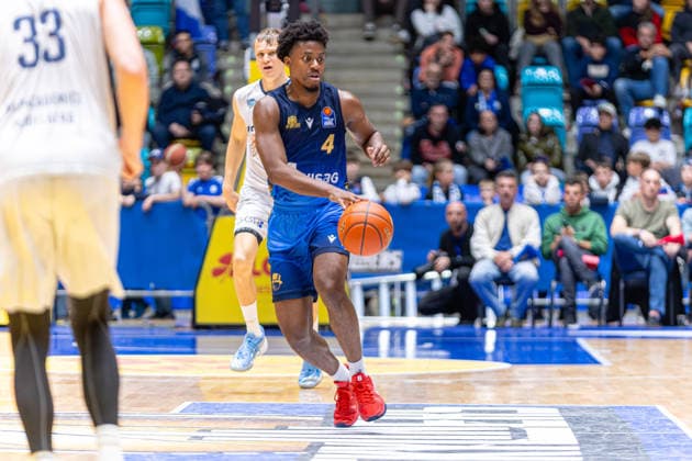 Basketball Bundesliga BBL, Frankfurt Skyliners vs. MLP Academics Heidelberg, Süwag Energie Arena Frankfurt am Main; 12.04.2026 Basketball Bundesliga BBL, Frankfurt am Main, Germany - 12.04.2026: Nahiem Alleyne (Frankfurt Skyliners, 4) am Ball, Basketball Bundesliga BBL, Spiel der Frankfurt Skyliners vs. MLP Academics Heidelberg, Süwag Energie Arena Frankfurt am Main Copyright: xBEAUTIFULxSPORTS Freudensteinx
