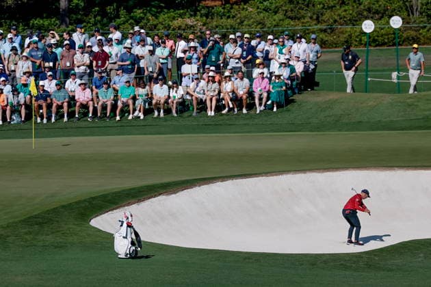 Golf - Masters Tournament round 4 Sergio Garcia of Spain hits from a bunker on the fourth hole during the final round of the 2026 Masters Tournament at the Augusta National Golf Club in Augusta, Georgia, USA, 12 April 2026. AUGUSTA GEORGIA United States  Copyright: xERIKxS.xLESSERx