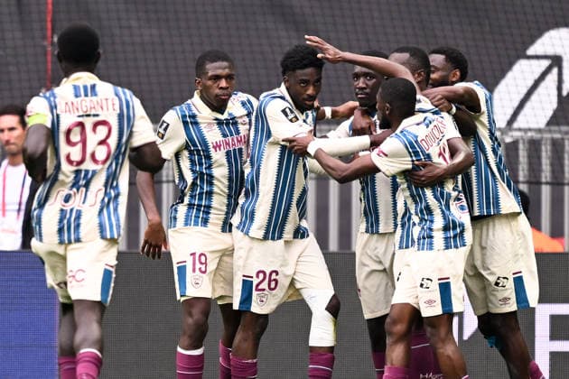 OGC Nice v Le Havre Athletic Club - Ligue 1 McDonald s 2025 2026 19 Lucas GOURNA DOUATH (hac) - 26 Simon EBONOG (hac) during the Ligue 1 McDonald s match between Nice and Le Havre at Allianz Riviera on April 12, 2026 in Nice, France. Nice France  Copyright: xFEPx 776348349