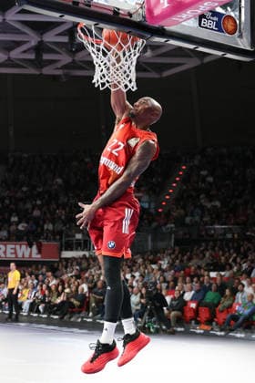 Dunk Isiaha Mike (FC Bayern Basketball, 22), GER, FC Bayern Basketball vs. Niners Chemnitz, Basketball, easycredit Basketball Bundesliga, 29. Spieltag, Saison 2025 2026, 12.04.2026, GER, FC Bayern Basketball vs. Niners Chemnitz, Basketball, easycredit Basketball Bundesliga, 29. Spieltag, Saison 2025 2026, 12.04.2026 Muenchen Copyright: xEibner-Pressefoto JennixMaulx EP_JML