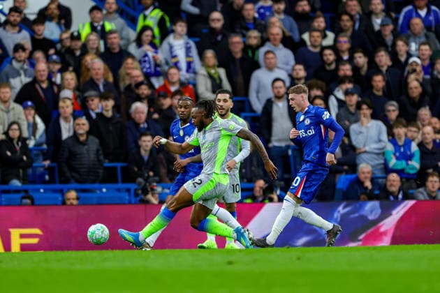 Chelsea v Manchester City, Premier League Antoine Semenyo (42) of Manchester City shoots towards the goal during the Premier League match between Chelsea and Manchester City at Stamford Bridge, London, UK on 12 April 2026. Editorial use only DataCo restrictions apply See www.football-dataco.com , Copyright: xNigelxKeenex PSI-24056-0069