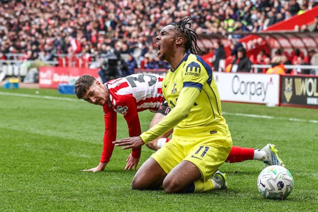 Premier League: Sunderland v Tottenham Hotspur Mathys Tel of Tottenham Hotspur is fouled by Trai Hume of Sunderland during the Premier League match Sunderland vs Tottenham Hotspur at Stadium Of Light, Sunderland, United Kingdom on 12 April 2026 (Photo by Alfie Cosgrove News Images) Sunderland Stadium Of Light Tyne and Wear United Kingdom Copyright: xAlfiexCosgrove NewsxImagesx