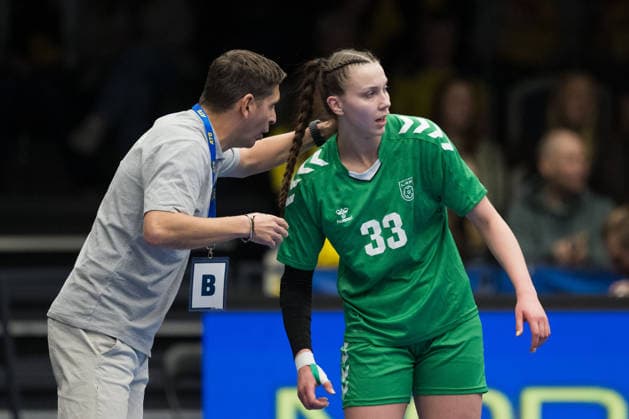260412 Head coach Herlanderis Silva and Ausra Arcisevskaja of Litauen during the women s EHF EURO Qualification, EM, Europameisterschaft handball match between Sweden and Lithuania on April 12, 2026 in Kosta. Photo: Suvad Mrkonjic BILDBYRAN COP 170 SM0457 handball handboll handball kval em em-kval qualification womens ehf euro qualification sverige sweden litauen lithuania dam bbeng sverige sweden Copyright: SUVADxMRKONJIC BB260412SM028