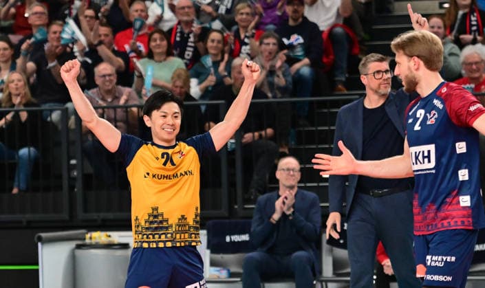 GER; 1.VBL, Play Off Halbfinale, SVG Lueneburg vs SWD Powervolleys Dueren 12.012.04.2026, GER; 1. VBL, PLay Off Halbfinale, SVG Lueneburg vs SWD Powervolleys Dueren, im Bild die Lueneburger Mannschaft jubelt
