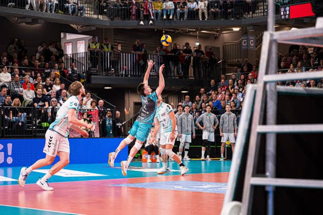 Volleyball I Herren I Saison 2025-2026 I Bundesliga I Halbfinale I SVG Lüneburg - SWD powervolleys Düren I 12.04.2026 Zuspiel, Abwehr Troy Arthur Gooch (6, SWD Powervolleys Düren) Copyright: xLobeca Björn-OlexKehmx