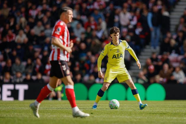Sunderland v Tottenham Hotspur, Premier League Archie Gray of Tottenham Hotspur controls play during the Sunderland v Tottenham Hotspur Premier League match at the Stadium of Light, Sunderland, England on 12 April 2026 Credit: Craig Cowan Every Second Media Editorial use only. All images are copyright Every Second Media Limited. No images may be reproduced without prior permission. All rights reserved. Premier League and Football League images are subject to licensing agreements with Football DataCo Limited. see https: www.football-dataco.com Copyright: xIMAGO EveryxSecondxMediax ESM-1907-0137 CraigxCowanx xEveryxSecondxMediax