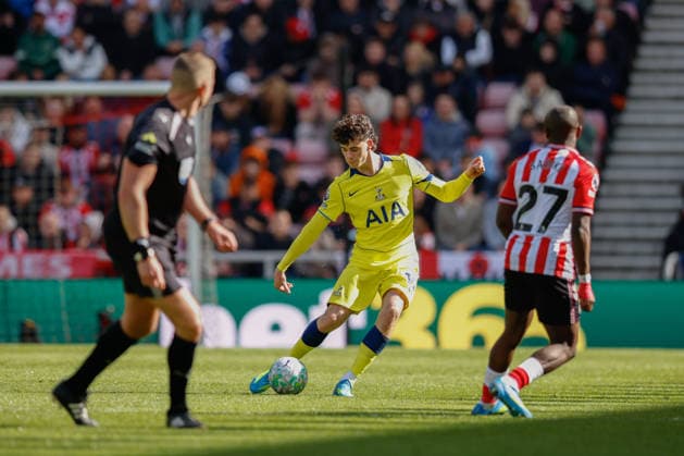 Sunderland v Tottenham Hotspur, Premier League Archie Gray of Tottenham Hotspur makes a pass during the Sunderland v Tottenham Hotspur Premier League match at the Stadium of Light, Sunderland, England on 12 April 2026 Credit: Craig Cowan Every Second Media Editorial use only. All images are copyright Every Second Media Limited. No images may be reproduced without prior permission. All rights reserved. Premier League and Football League images are subject to licensing agreements with Football DataCo Limited. see https: www.football-dataco.com Copyright: xIMAGO EveryxSecondxMediax ESM-1907-0144 CraigxCowanx xEveryxSecondxMediax
