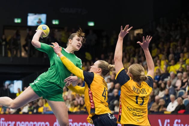 260412 Eva Christina Zilinskas of Litauen and Emma Olsson of Sweden during the women s EHF EURO Qualification, EM, Europameisterschaft handball match between Sweden and Lithuania on April 12, 2026 in Kosta. Photo: Suvad Mrkonjic BILDBYRAN COP 170 SM0457 handball handboll handball kval em em-kval qualification womens ehf euro qualification sverige sweden litauen lithuania dam bbeng sverige sweden Copyright: SUVADxMRKONJIC BB260412SM036