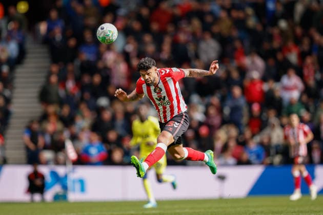 Sunderland v Tottenham Hotspur, Premier League Omar Alderete of Sunderland wins a header during the Sunderland v Tottenham Hotspur Premier League match at the Stadium of Light, Sunderland, England on 12 April 2026 Credit: Craig Cowan Every Second Media Editorial use only. All images are copyright Every Second Media Limited. No images may be reproduced without prior permission. All rights reserved. Premier League and Football League images are subject to licensing agreements with Football DataCo Limited. see https: www.football-dataco.com Copyright: xIMAGO EveryxSecondxMediax ESM-1907-0150 CraigxCowanx xEveryxSecondxMediax
