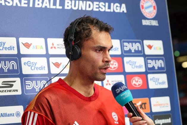Oscar da Silva (FC Bayern Basketball, 01) beim Interview nach dem Spiel, GER, FC Bayern Basketball vs. Niners Chemnitz, Basketball, easycredit Basketball Bundesliga, 29. Spieltag, Saison 2025 2026, 12.04.2026, GER, FC Bayern Basketball vs. Niners Chemnitz, Basketball, easycredit Basketball Bundesliga, 29. Spieltag, Saison 2025 2026, 12.04.2026 Muenchen Copyright: xEibner-Pressefoto JennixMaulx EP_JML
