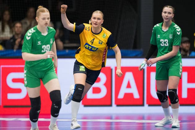 260412 Matilda Forsberg of Sweden celebrates and Ausra Arcisevskaja of Litauen looks dejected during the women s EHF EURO Qualification, EM, Europameisterschaft handball match between Sweden and Lithuania on April 12, 2026 in Kosta. Photo: Suvad Mrkonjic BILDBYRAN COP 170 SM0457 handball handboll handball kval em em-kval qualification womens ehf euro qualification sverige sweden litauen lithuania dam bbeng jubel depp sverige sweden celebrates Copyright: SUVADxMRKONJIC BB260412SM048