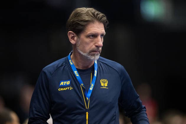 260412 Head coach Tomas AxnÃ r of Sweden during the women s EHF EURO Qualification, EM, Europameisterschaft handball match between Sweden and Lithuania on April 12, 2026 in Kosta. Photo: Suvad Mrkonjic BILDBYRAN COP 170 SM0457 handball handboll handball kval em em-kval qualification womens ehf euro qualification sverige sweden litauen lithuania dam bbeng sverige sweden Copyright: SUVADxMRKONJIC BB260412SM049