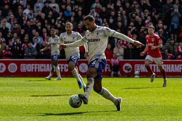 12th April 2026; The City Ground, Nottingham, England; Premier League Football, Nottingham Forest versus Aston Villa; Youri Tielemans of Aston Villa runs with the ball GodfreyxPitt