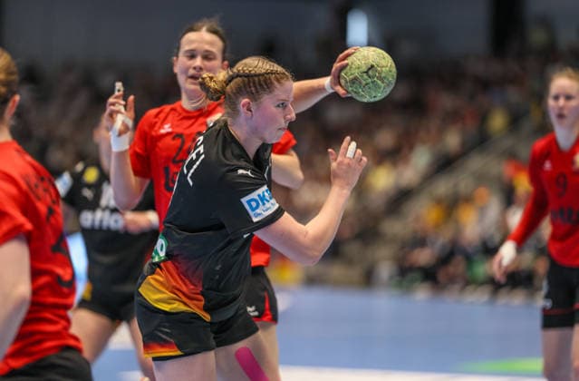 GER, Hamm, Deutschland vs Belgien, EHF EURO Qualifiers, Handball, EHF, Spielzeit 2025 2026, WESTPRESS arena, 6. Spieltag im Bild: Nina Engel (Deutschland Handball Frauen 8) DFB DFL REGULATIONS PROHIBIT ANY USE OF PHOTOGRAPHS AS IMAGE SEQUENCES AND OR QUASI-VIDEO, 12.04.2026 Copyright: HMBxMedia HendrikxHamelau