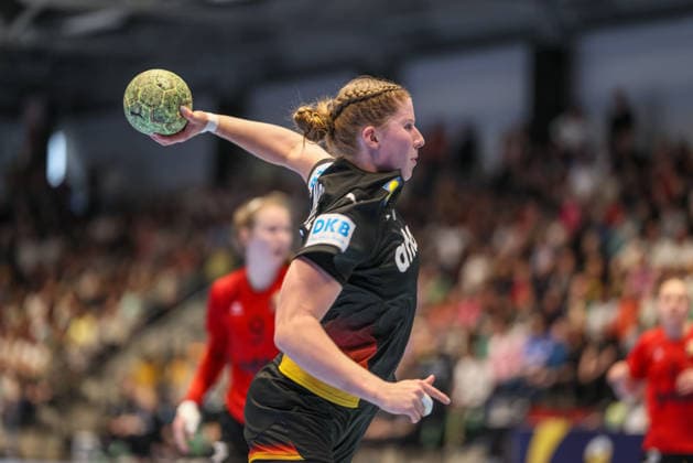 GER, Hamm, Deutschland vs Belgien, EHF EURO Qualifiers, Handball, EHF, Spielzeit 2025 2026, WESTPRESS arena, 6. Spieltag im Bild: Nina Engel (Deutschland Handball Frauen 8) DFB DFL REGULATIONS PROHIBIT ANY USE OF PHOTOGRAPHS AS IMAGE SEQUENCES AND OR QUASI-VIDEO, 12.04.2026 Copyright: HMBxMedia HendrikxHamelau