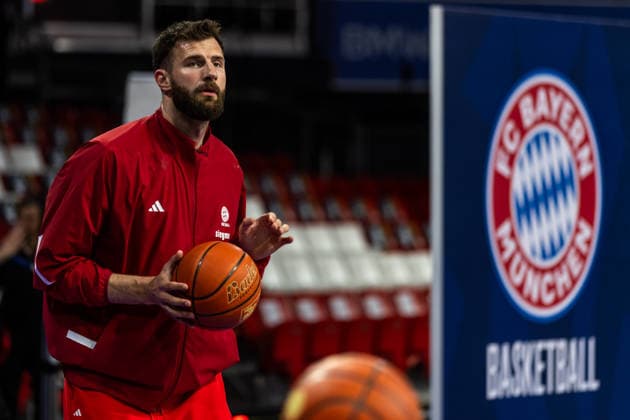 GER, easy-Credit Basketball-Bundesliga, FC Bayern München Basketball - Niners Chemnitz. 12.04.2026, BMW Park, München, GER, easy-Credit Basketball-Bundesliga, FC Bayern München Basketball - Niners Chemnitz. Leon Kratzer (FC Bayern München Basketball 8) Foto Alexander Trienitz München BMW Park Bayern Deutschland