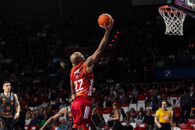 GER, easy-Credit Basketball-Bundesliga, FC Bayern München Basketball - Niners Chemnitz. 12.04.2026, BMW Park, München, GER, easy-Credit Basketball-Bundesliga, FC Bayern München Basketball - Niners Chemnitz. Isiaha Mike (FC Bayern München Basketball 22) Foto Alexander Trienitz München BMW Park Bayern Deutschland