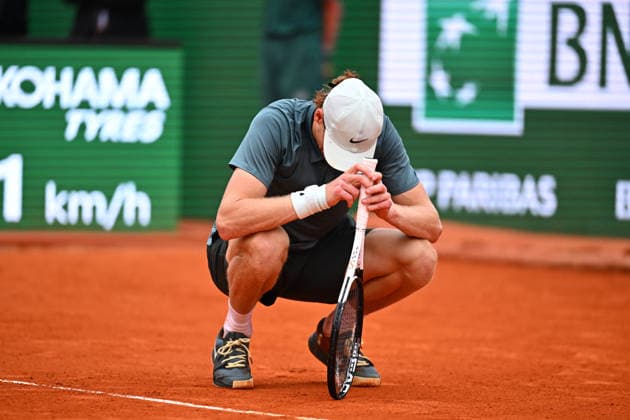 Jannick Sinner Wins Rolex Monte-Carlo Masters 2026 Finale - Monaco Jannik Sinner (ITA) wins the final versus Carlos Alcaraz (ESP) and becomes number one in the world at the 2026 Rolex Monte-Carlo Masters in Monte-Carlo, Monaco, on April 12, 2026. Photo by Corinne Dubreuil ABACAPRESS.COM MONTE-CARLO Monaco  Copyright: xDubreuilxCorinne ABACAx