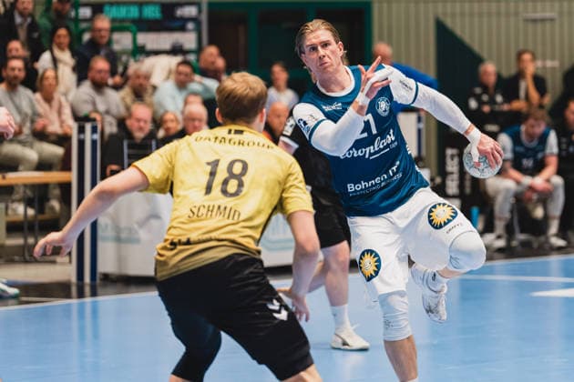 Linus Schmid (TVB Stuttgart, 18), Kim Voss-Fels (Bergischer HC, 21) setzt zum Sprungwurf an Bergischer HC vs. TVB Stuttgart, Handball, Daikin 1.HBL, 28.Spieltag, Saison 2025 26, 12.04.2026, Bergischer HC vs. TVB Stuttgart, Handball, Daikin 1.HBL, 28.Spieltag, Saison 2025 26, 12.04.2026 Wuppertal Copyright: xEibner-Pressefoto LukasxBaldygax EP_LBA