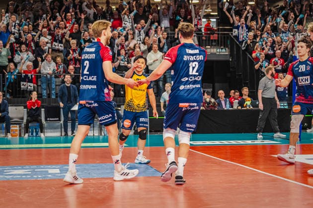 Volleyball Herren Bundesliga Playoffs Halbfinale 2025 2026 SVG Lüneburg vs. SWD powervolleys Düren 12.04.2026 Die Mannschaft der SVG Lüneburg jubelt