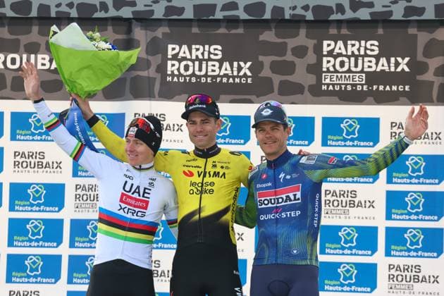 ROUBAIX : Paris Roubaix 2026 PHOTOPQR VOIX DU NORD BAZIZ CHIBANE ; 12 04 2026 ; ROUBAIX - 12 04 2026 : L enfer du Nord, le Paris Roubaix a eu lieu ce jour. Wout Van Aert est sorti vainqueur de l epreuve devant le champion du monde Tadej Pogacar et Jasper Stuyven le troisieme. PHOTO : BAZIZ CHIBANE LA VOIX DU NORD 1 NORD France  Copyright: xPHOTOPQR VOIXxDUxNORD MAXPPPxBAZIZxCHIBANEx 20260412VDN0909 20260412VDN0909