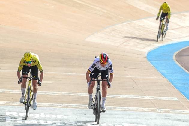 ROUBAIX : Paris Roubaix femme 2026 PHOTOPQR VOIX DU NORD BAZIZ CHIBANE ; 12 04 2026 ; ROUBAIX - 12 04 2026 : L enfer du Nord, le Paris Roubaix femme a eu lieu ce jour. La coureuse allemande Franziska Koch est sortie vainqueure de l epreuve Pauline Ferrand-Prevot arrivee troisieme. PHOTO : BAZIZ CHIBANE LA VOIX DU NORD 1 NORD France  Copyright: xPHOTOPQR VOIXxDUxNORD MAXPPPxBAZIZxCHIBANEx 20260412VDN0906 20260412VDN0889