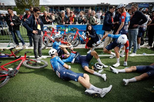 CYCLISME PARIS ROUBAIX 2026 HOMMES MOTO COURSE PHOTOPQR VOIX DU NORD PIERRE ROUANET ; 12 04 2026 ; ROUBAIX, 12 04 2026. La 123e edition de la course cycliste Paris Roubaix hommes (130 ans de l enfer du Nord et ses secteurs paves), depuis la moto course, au depart de Compiegne et a l arrivee au velodrome de Roubaix. Groupama FDJ. PHOTO PIERRE ROUANET LA VOIX DU NORD HAUTS DE FRANCE France  Copyright: xPHOTOPQR VOIXxDUxNORD MAXPPPxPIERRExROUANETx 20260412VDN1068 20260412VDN1068
