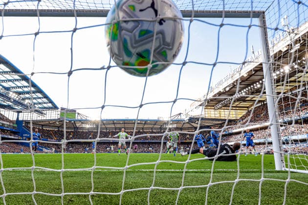 Chelsea v Manchester City, Premier League Goal 0-3 JÃ rÃ my Doku (11) of Manchester City scores a goal during the Premier League match between Chelsea and Manchester City at Stamford Bridge, London, UK on 12 April 2026. Editorial use only DataCo restrictions apply See www.football-dataco.com , Copyright: xNigelxKeenex PSI-24056-0093