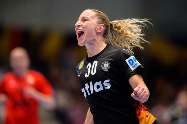 Handball, Frauen: EM-Qualifikation, Deutschland - Belgien, 2. Runde, Gruppe 3, 6. Spieltag Jenny Behrend (Deutschland) Jubel Freude Emotion Torjubel Torschuetze Torschütze Hamm Westpress Arena Nordrhein-Westfalen Deutschland