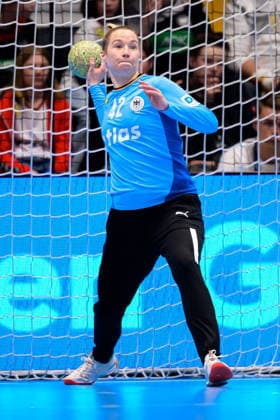 Handball, Frauen: EM-Qualifikation, Deutschland - Belgien, 2. Runde, Gruppe 3, 6. Spieltag Torhueterin Katharina Filter (Deutschland) Hamm Westpress Arena Nordrhein-Westfalen Deutschland