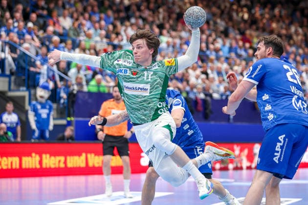 2026.04.12, xkwix, Handball, HBL, TBV Lemgo Lippe - Füchse Berlin, PHOENIX CONTACT arena, 28.Spieltag, Saison 2025 2026: Nils Lichtlein (Füchse Berlin 17) beim Wurf DFB regulations prohibit any use of photographs as image sequences and or quasi-video. Photo: xKamilxWilkowskixPressefotoKochx Nordrhein-Westfalen Deutschland