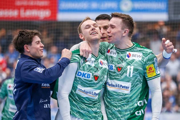 2026.04.12, xkwix, Handball, HBL, TBV Lemgo Lippe - Füchse Berlin, PHOENIX CONTACT arena, 28.Spieltag, Saison 2025 2026: Lasse Andersson (Füchse Berlin 11) und Mathias Gidsel (Füchse Berlin 19) jubeln nach Sieg und sind erleichtert DFB regulations prohibit any use of photographs as image sequences and or quasi-video. Photo: xKamilxWilkowskixPressefotoKochx Nordrhein-Westfalen Deutschland