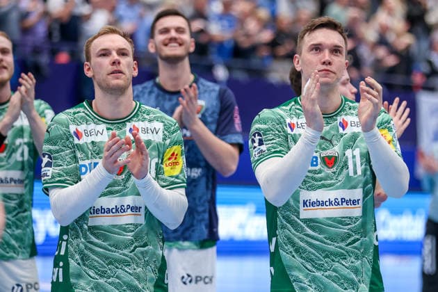 2026.04.12, xkwix, Handball, HBL, TBV Lemgo Lippe - Füchse Berlin, PHOENIX CONTACT arena, 28.Spieltag, Saison 2025 2026: Mathias Gidsel (Füchse Berlin 19) und Lasse Andersson (Füchse Berlin 11) jubeln und klatschen zu den Fans DFB regulations prohibit any use of photographs as image sequences and or quasi-video. Photo: xKamilxWilkowskixPressefotoKochx Nordrhein-Westfalen Deutschland