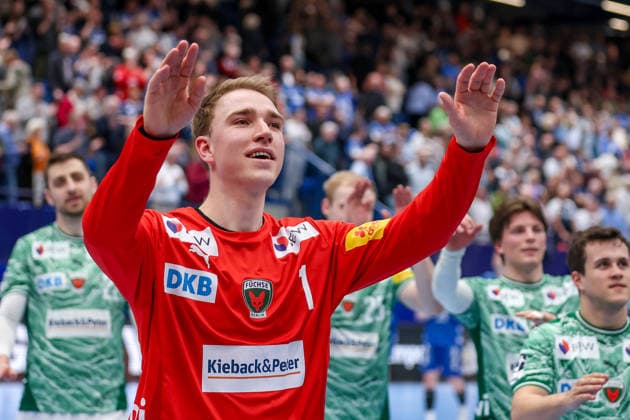 2026.04.12, xkwix, Handball, HBL, TBV Lemgo Lippe - Füchse Berlin, PHOENIX CONTACT arena, 28.Spieltag, Saison 2025 2026: Lasse Ludwig (Füchse Berlin 1) jubelt und klatscht zu den Fans DFB regulations prohibit any use of photographs as image sequences and or quasi-video. Photo: xKamilxWilkowskixPressefotoKochx Nordrhein-Westfalen Deutschland