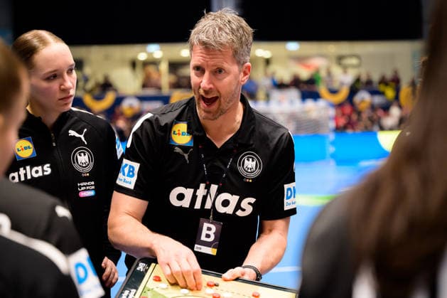 Handball, Frauen: EM-Qualifikation, Deutschland - Belgien, 2. Runde, Gruppe 3, 6. Spieltag Trainer Markus Gaugisch (Deutschland) Hamm Westpress Arena Nordrhein-Westfalen Deutschland