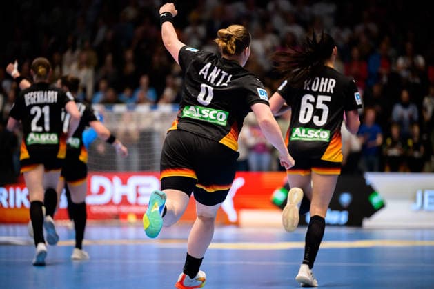Handball, Frauen: EM-Qualifikation, Deutschland - Belgien, 2. Runde, Gruppe 3, 6. Spieltag Lisa Antl (Deutschland) Jubel Freude Emotion Hamm Westpress Arena Nordrhein-Westfalen Deutschland